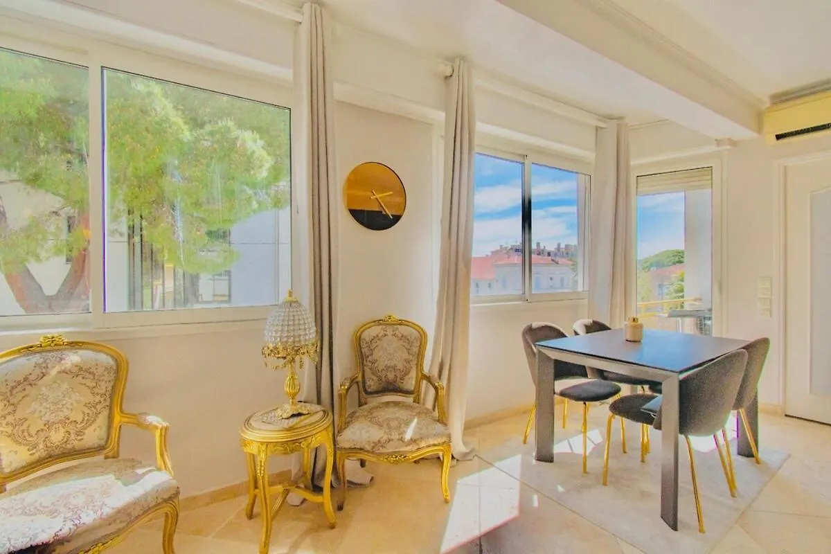 Apartment Luxurious 2P Cannes Croisette-Plein Sud & Chic Decor France